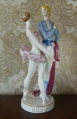 Duet Couple Ballet dancers Ballerina Russian Ukrainian porcelain figurine 4539u