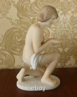 Naked girl by the stream Wallendorf German porcelain figurine Vintage 3572u
