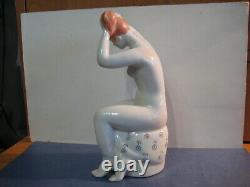 Naked nude Lady girl combing hair USSR russian porcelain figurine Vintage 1605u