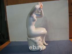 Naked nude Lady girl combing hair USSR russian porcelain figurine Vintage 1605u