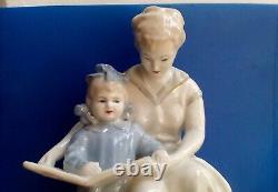Soviet Mother and Girl reading book USSR russian porcelain figurine VNTG 4108u