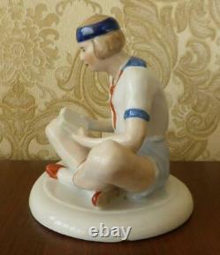 Spanish pioneer boy with book Soviet Russian porcelain figurine 2696u