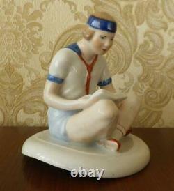 Spanish pioneer boy with book Soviet Russian porcelain figurine 2696u